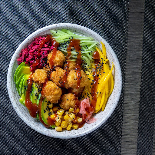 Poke pescado crunch