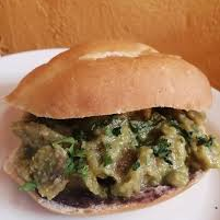 Torta de Chicharrón en Salsa Verde.