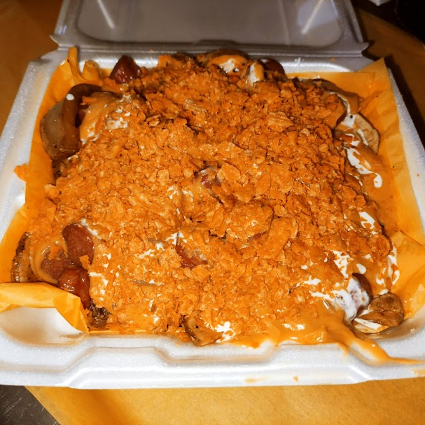 Salchipapas MEDIANAS con Papitas Encima
