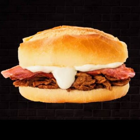 Pão francês, 200g de pernil grelhado ao fogo, acompanha vinagrete, queijo, nossa maionese caseira e fatias de bacon grelhadas ao fogo