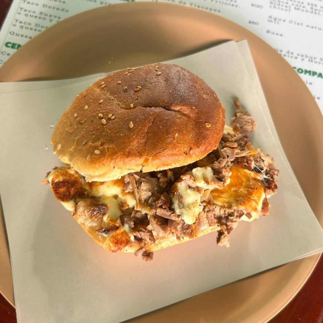 Cemita Con Quesillo