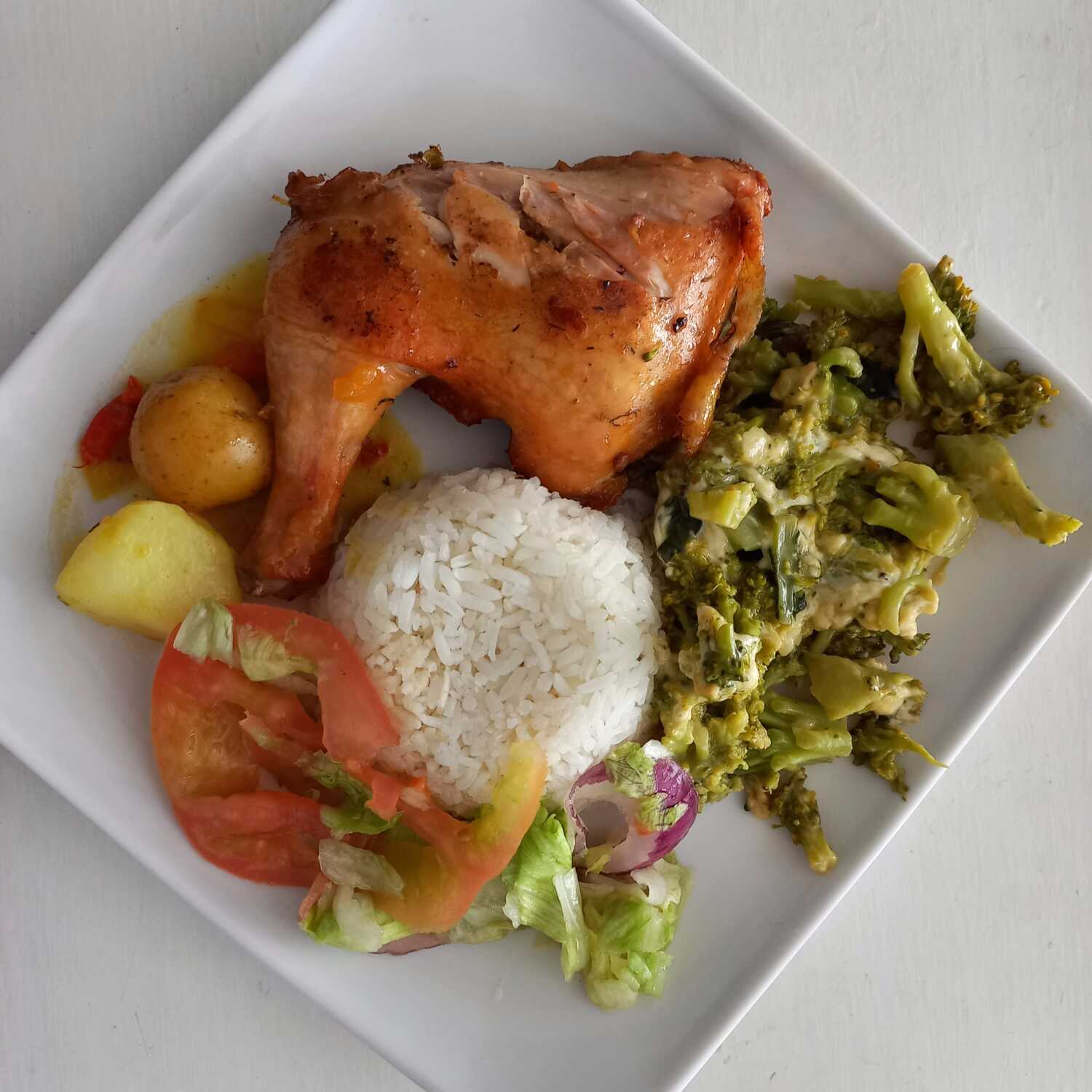 Combo Almuerzo Casero a Base de Pollo