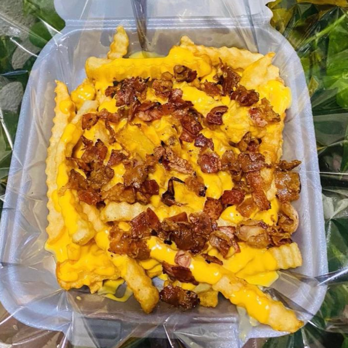 1/2 Orden de Francesas Queso y Tocino.