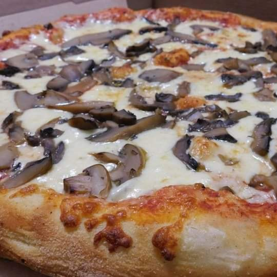 Pizza jamón, champiñon y queso