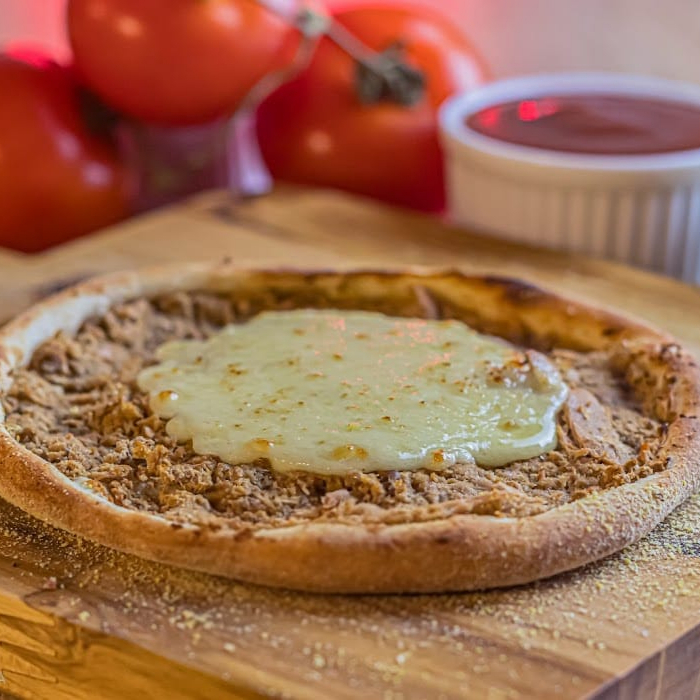 Atum em pedaços e mussarela