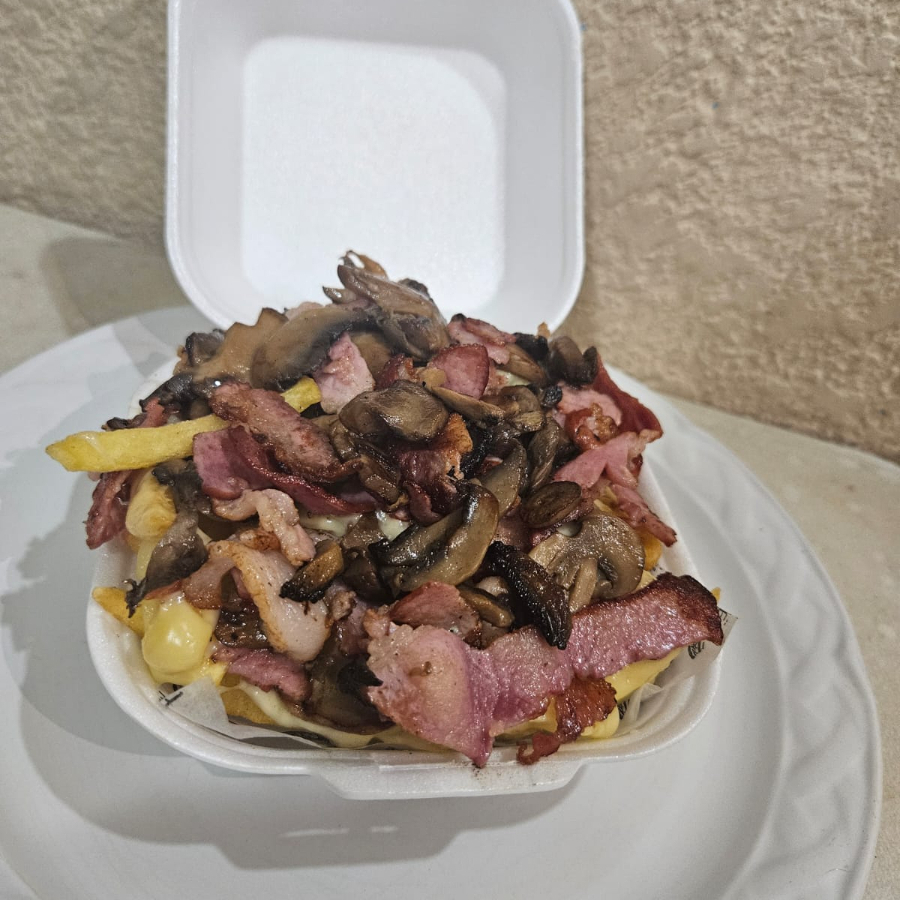 ORDEN DE FRANCESA CON QUESO , CHAMPIÑON Y TOCINO