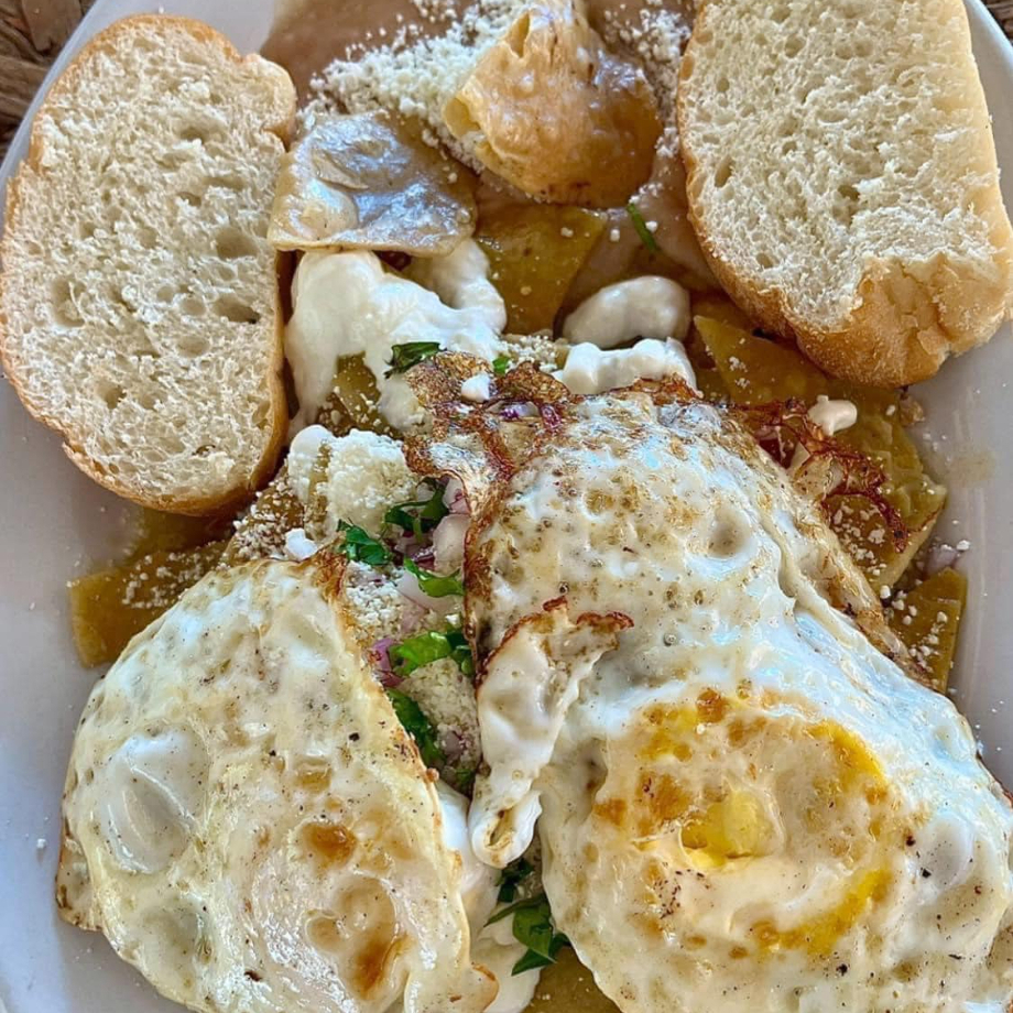 Chilaquiles con Huevo