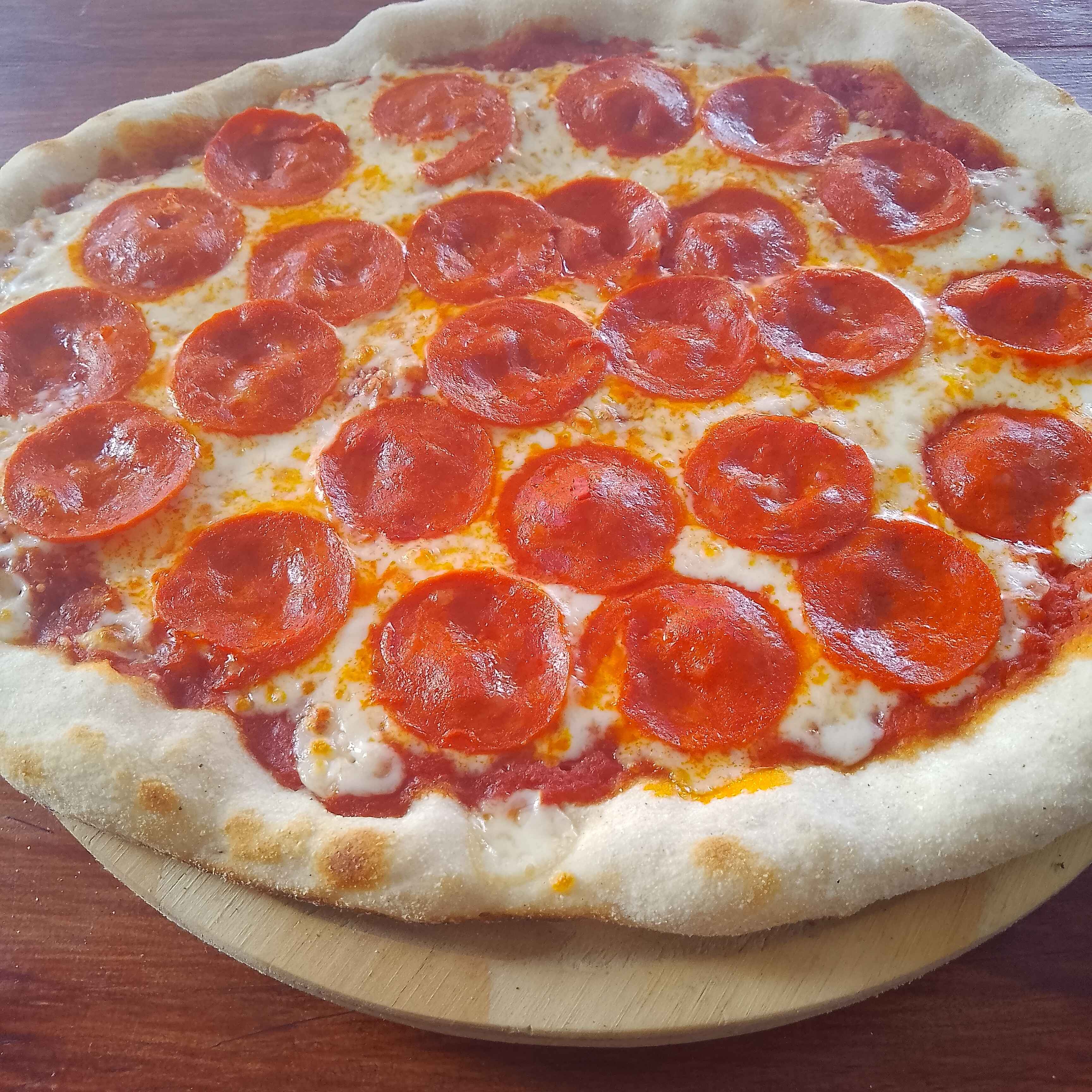 Pizza Pepperoni 30x30 Cm