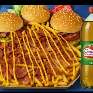 São 3 x-tudos caprichado, batata maluca recheada no capricho com bacon, calabresa e cheddar + 1 Guaraná 2l geladinho.