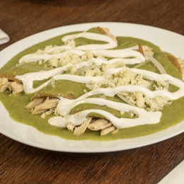 Enchiladas Suizas + Bebida
