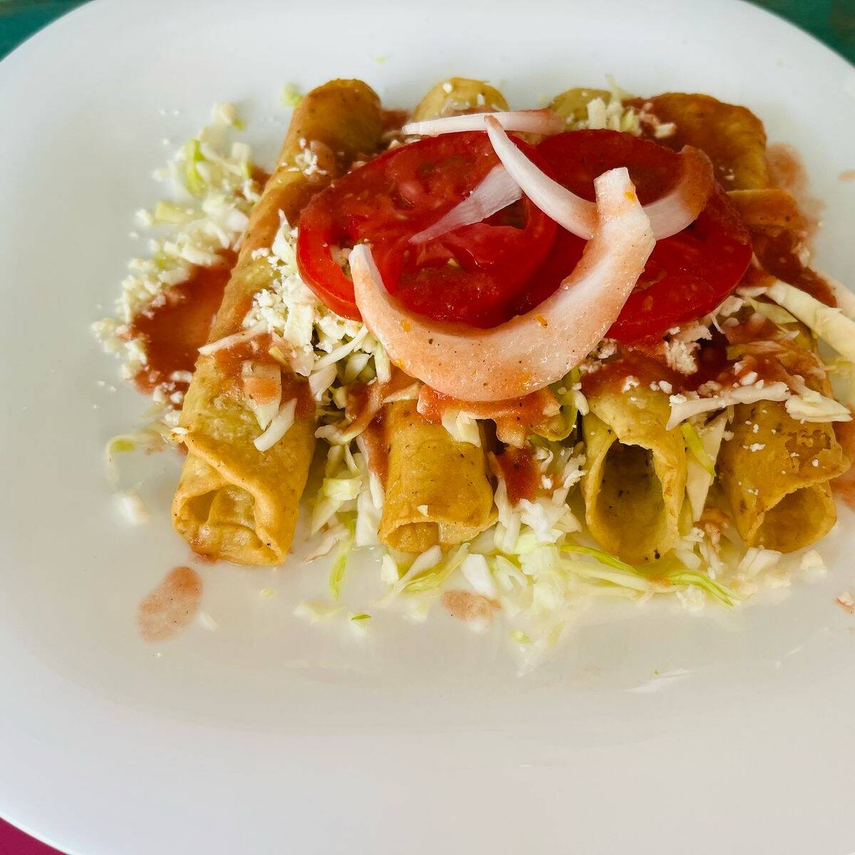 Taco Dorado de Pollo 4 Pzas + Agua del Dia