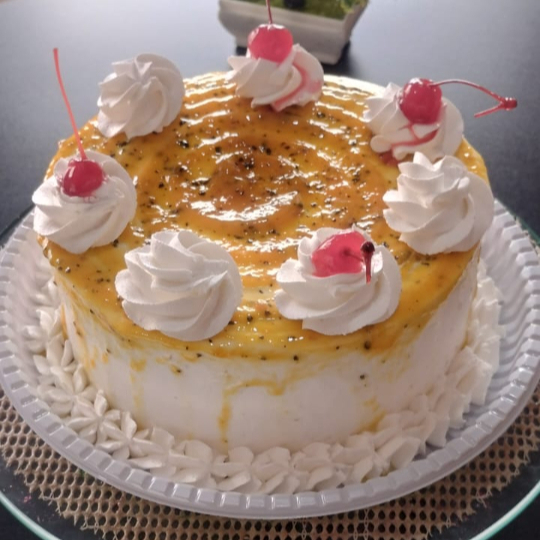 leite, farinha, ovos, geleia de maracujae chantilly