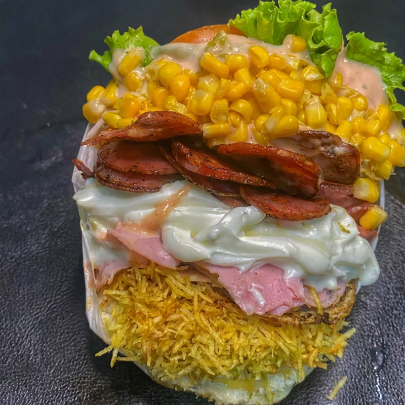 Pão, carne, presunto, queijo mussarela, Calabresa, ovo, alface americano, tomate, milho, batata palha, molho rose da casa
.
.
.
hambúrguer , lanche, pastel , coxinha , promoção , hamburge , pizza