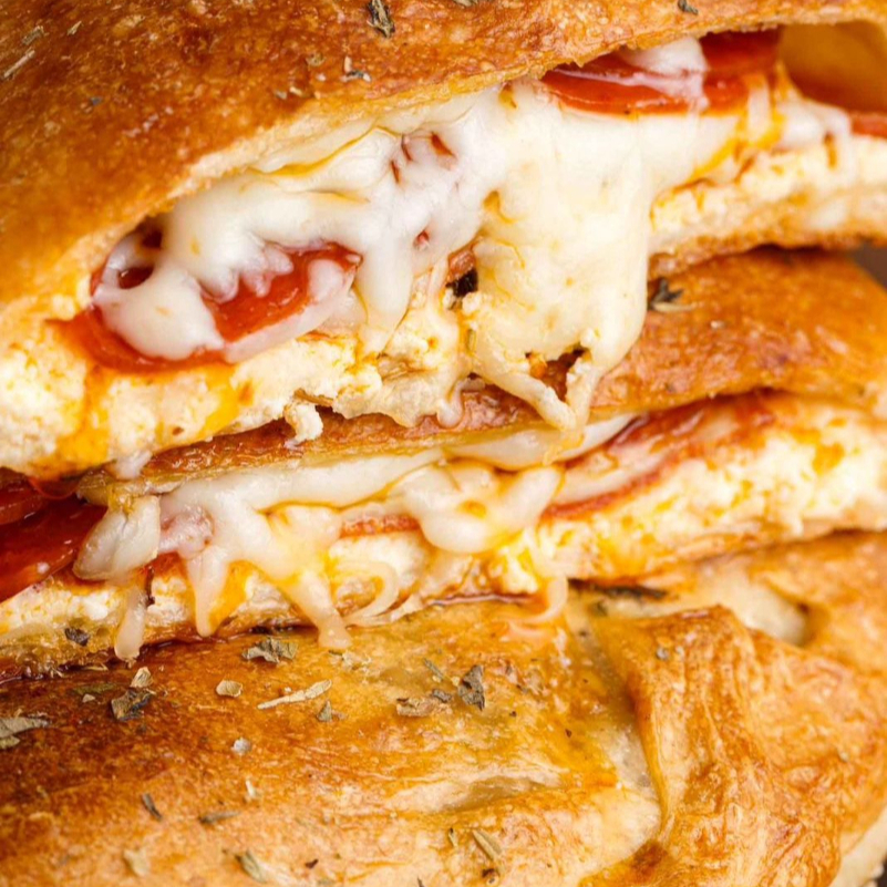Calzone Peperoni