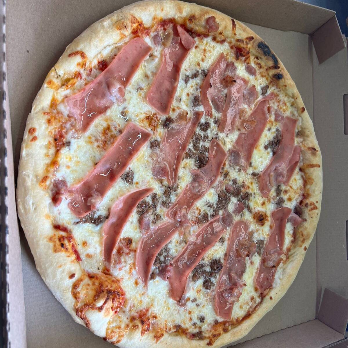 Pizza 3 Carnes (12 Rebanadas)