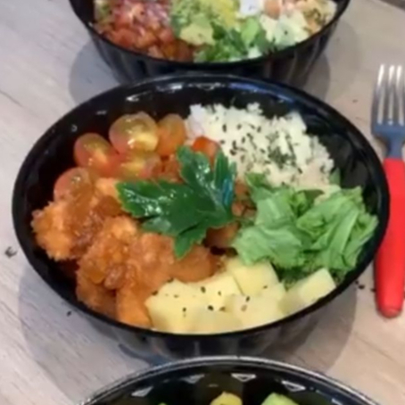 Arma Tu Bolw Saludable + Bebida de la Casa