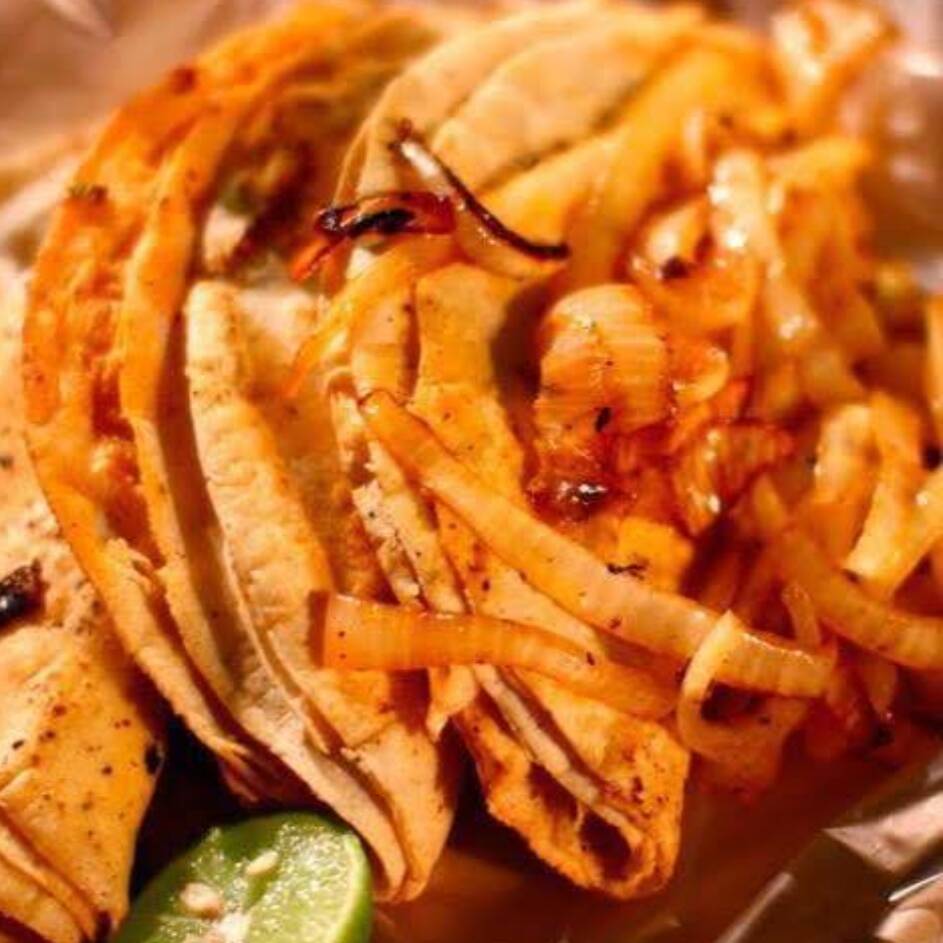 4 Tacos de Barbacoa + Bebida