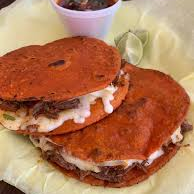 2 mulitas de birria + 1 consome chico.
