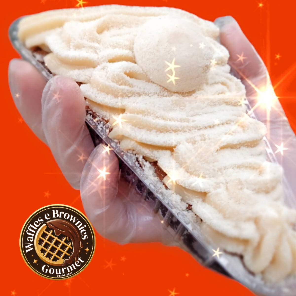 Composto por uma fatia generosa do mais suculento e delicioso brownie, este prato e meticulosamente coberto com um rico e cremoso creme de ninho gourmet decorado com uma generosa camada de leite ninho, selando o sabor suave e unico, e um delicioso brigadeiro de ninho.