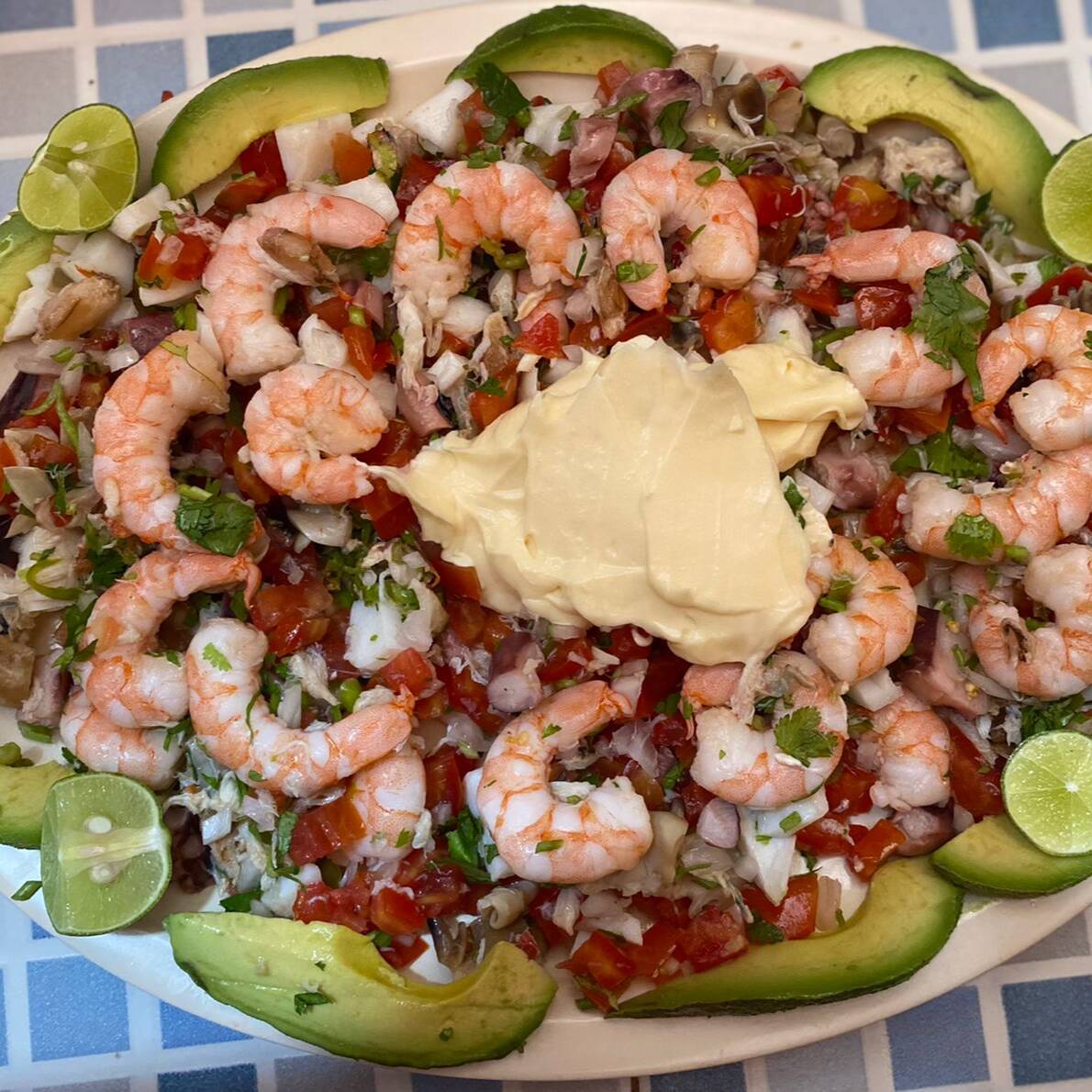 Ensalada de Mariscos Grande