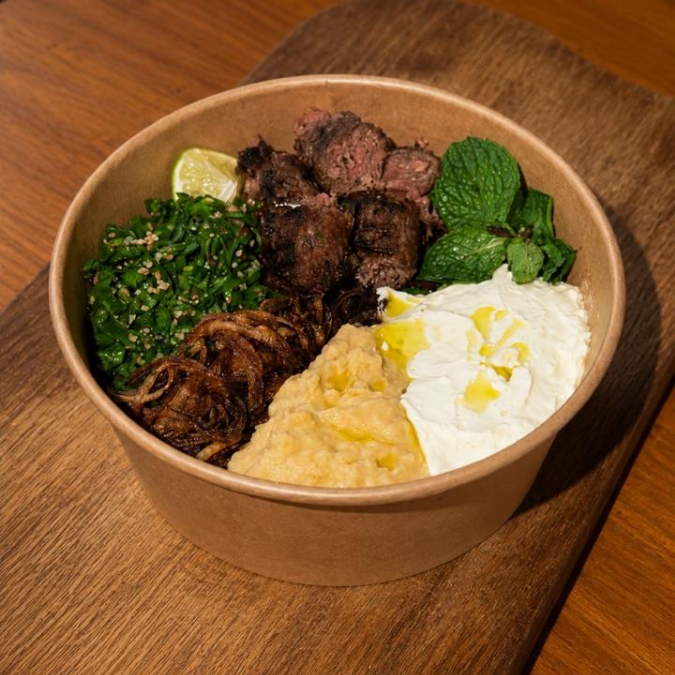 Novidade Na Área! Mjadra, kafta, homus, coalhada, cebola caramelizada e tabule.