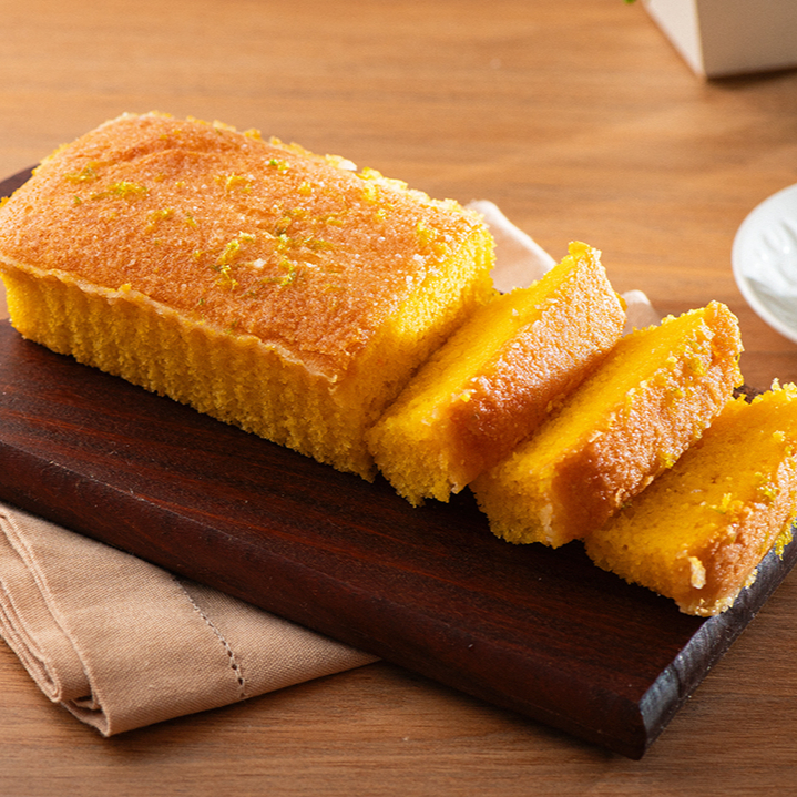 Nosso bolo é cuidadosamente preparado sem glúten e sem lactose, permitindo que todos desfrutem desse prazer sem preocupações.
Aproximadamente 300g.
Não contém glúten e lactose na composição, porém é feito no mesmo ambiente dos outros produtos da padaria.