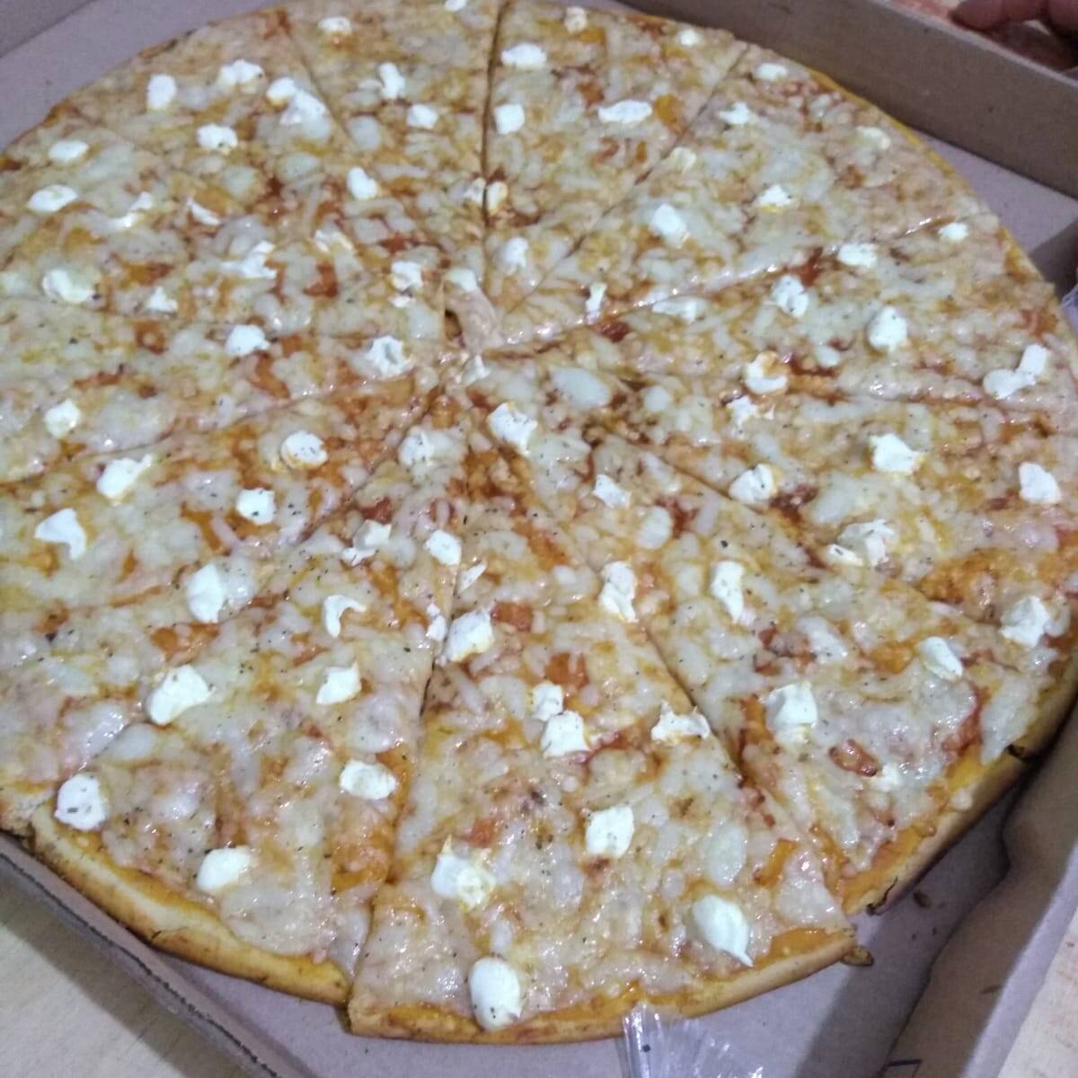 Pizza 3 Quesos Familiar