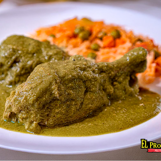 Mole Verde Topper de 1/2 con Pieza de Pollo