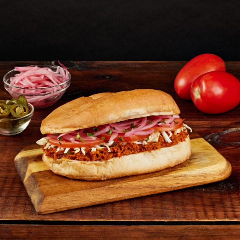 Torta de Carne Adobada Tipo Pastor con Queso