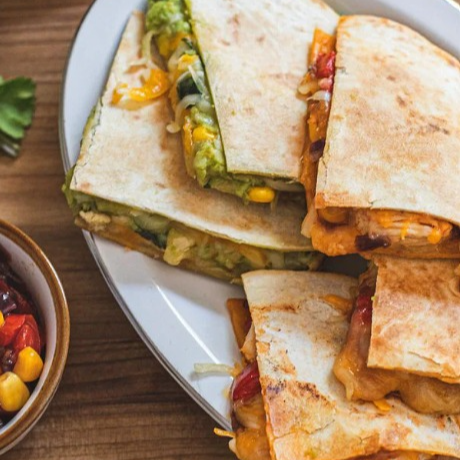 Quesadilla con Guisado