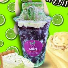 Açaí + creme de Ninho + calda de limão + leite em pó.