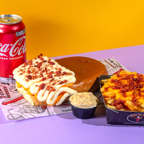 1 Dogão bacon cheese; 1 batata pequena com cheddar e bacon; 1 maionese de bacon; 1 coca cola lata 350ml.