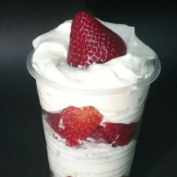 Fresas con crema o chantilly
