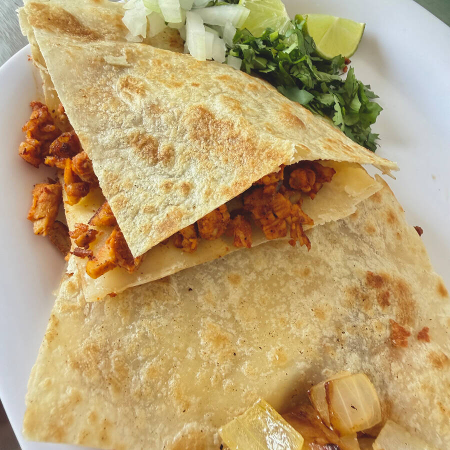 Mega Quesadilla de Adobada