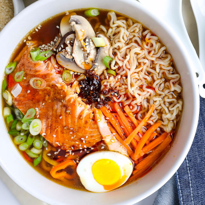 SALMÓN CRISPY RAMEN