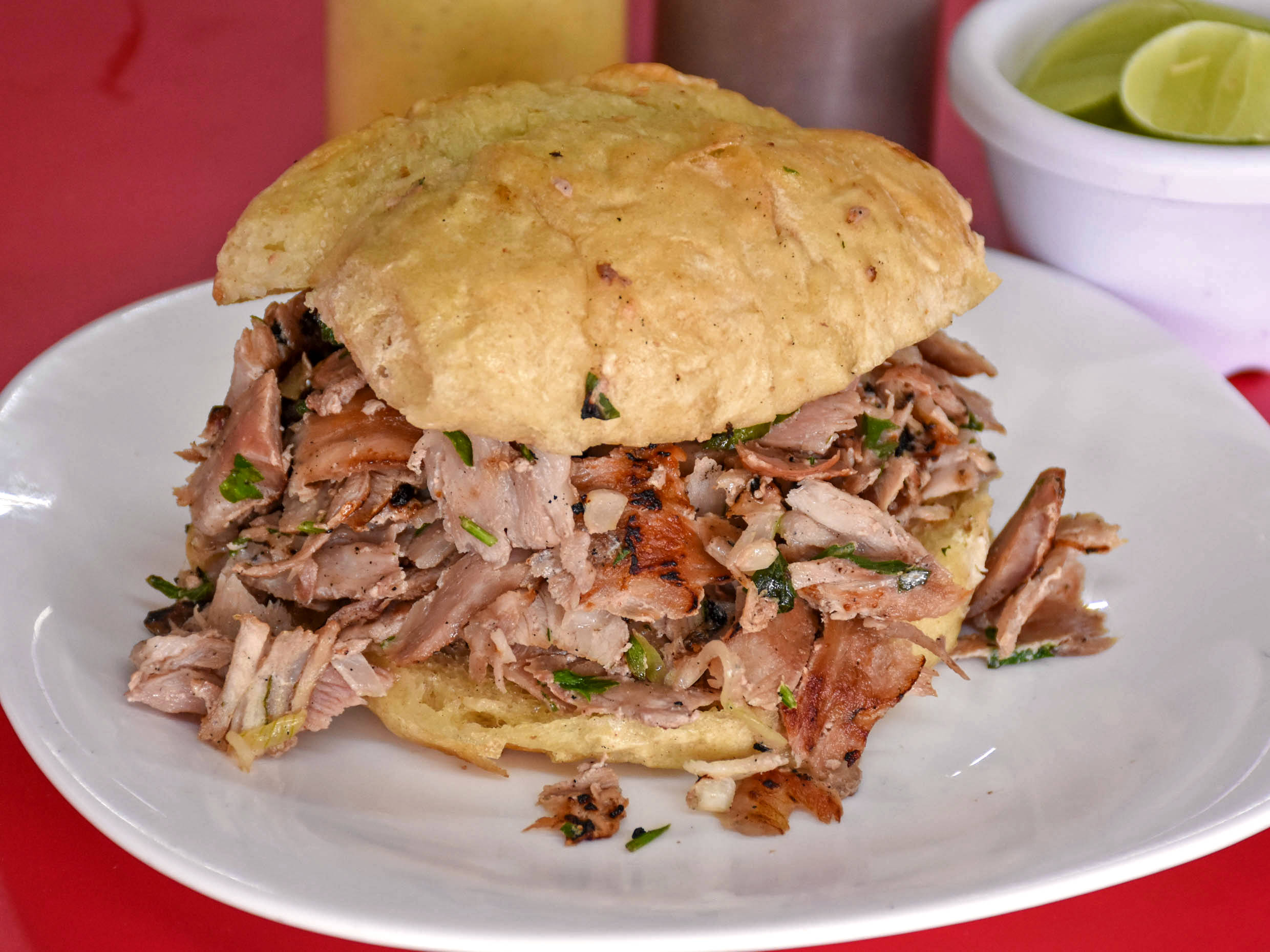 Torta al pastor con queso.