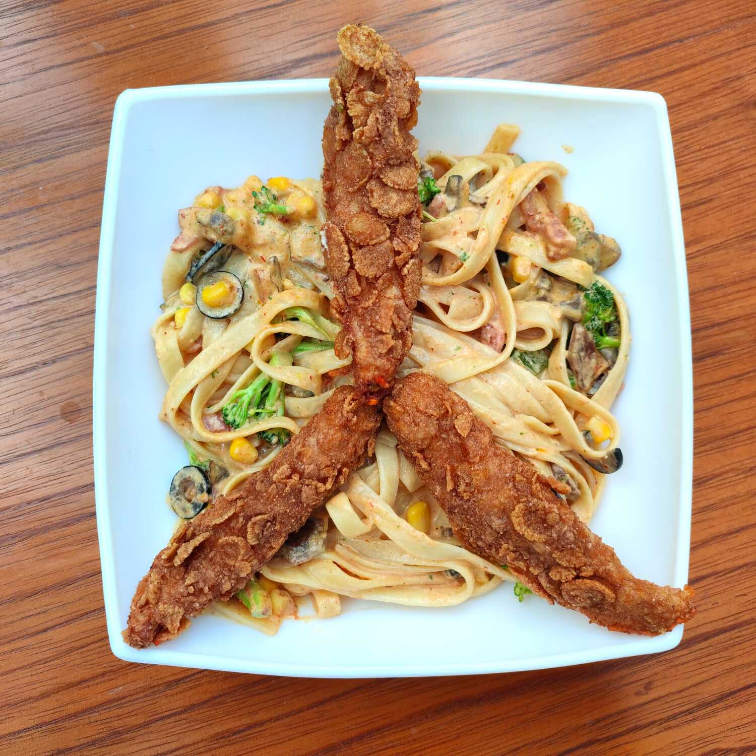 Fetuccini Alfredo/Chipotle con Boneless