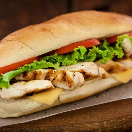 Sándwich de Pollo Bebida
