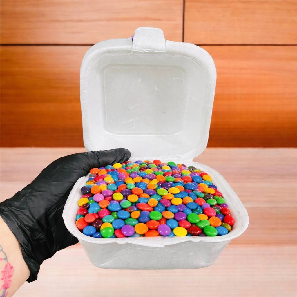 Marmitinha de 200 ml de Açaí com 2 Adicionais grátis. Um adicional colocado na parte de baixo outro colocado na parte de cima da marmita