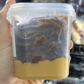 Bolo de pote de Brownie com brigadeiro de ninho e brigadeiro preto, bolo feito com farinha de Amêndoas e adoçado com xilitol 160g Sem açúcar, Sem farinha de trigo e Zero Lactose Não recomendamos para Celíacos e Alérgicos a Proteína do Leite