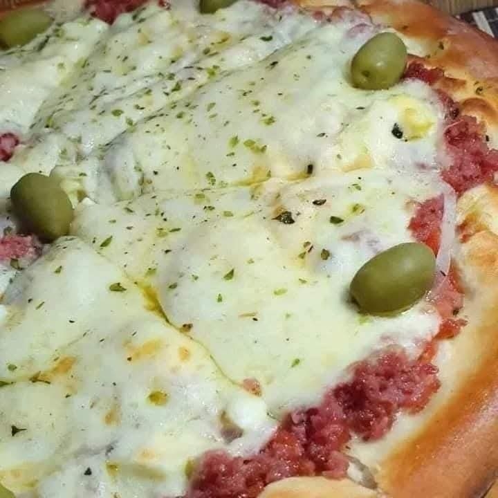 Calabresa aurora coberta com mussarela Derretida e Catupiry