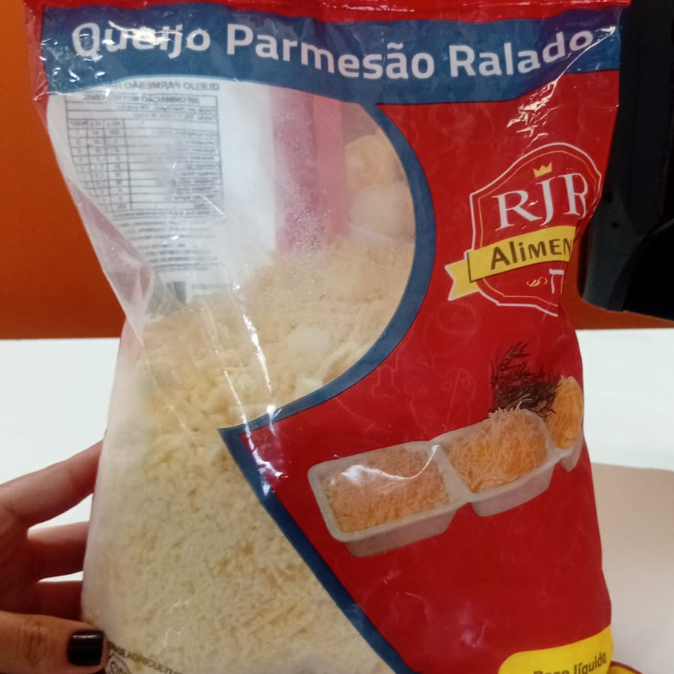 Queijo parmesão ralado grosso 1kg