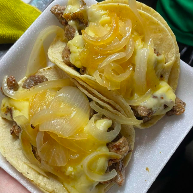 TACOS DE ASADA DE CERDO CON QUESO