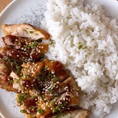 Teriyaki Arroz a Vapor con Pollo y Teriyaki