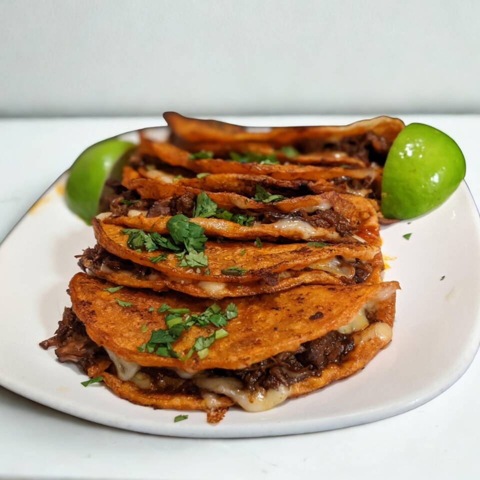 3 Tacos de Queso Birria