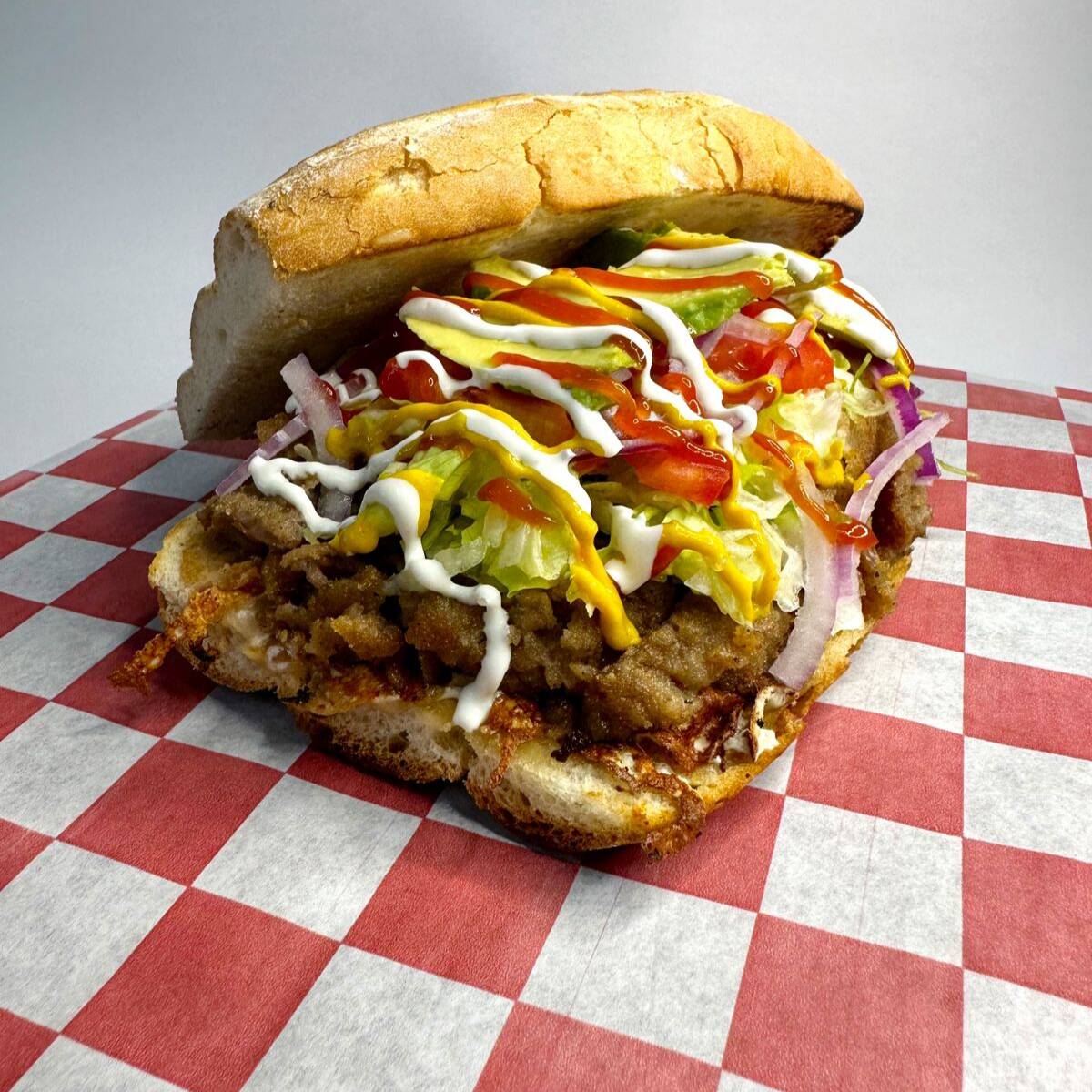 Torta de Milanesa de Res + Agua del Día 500ml