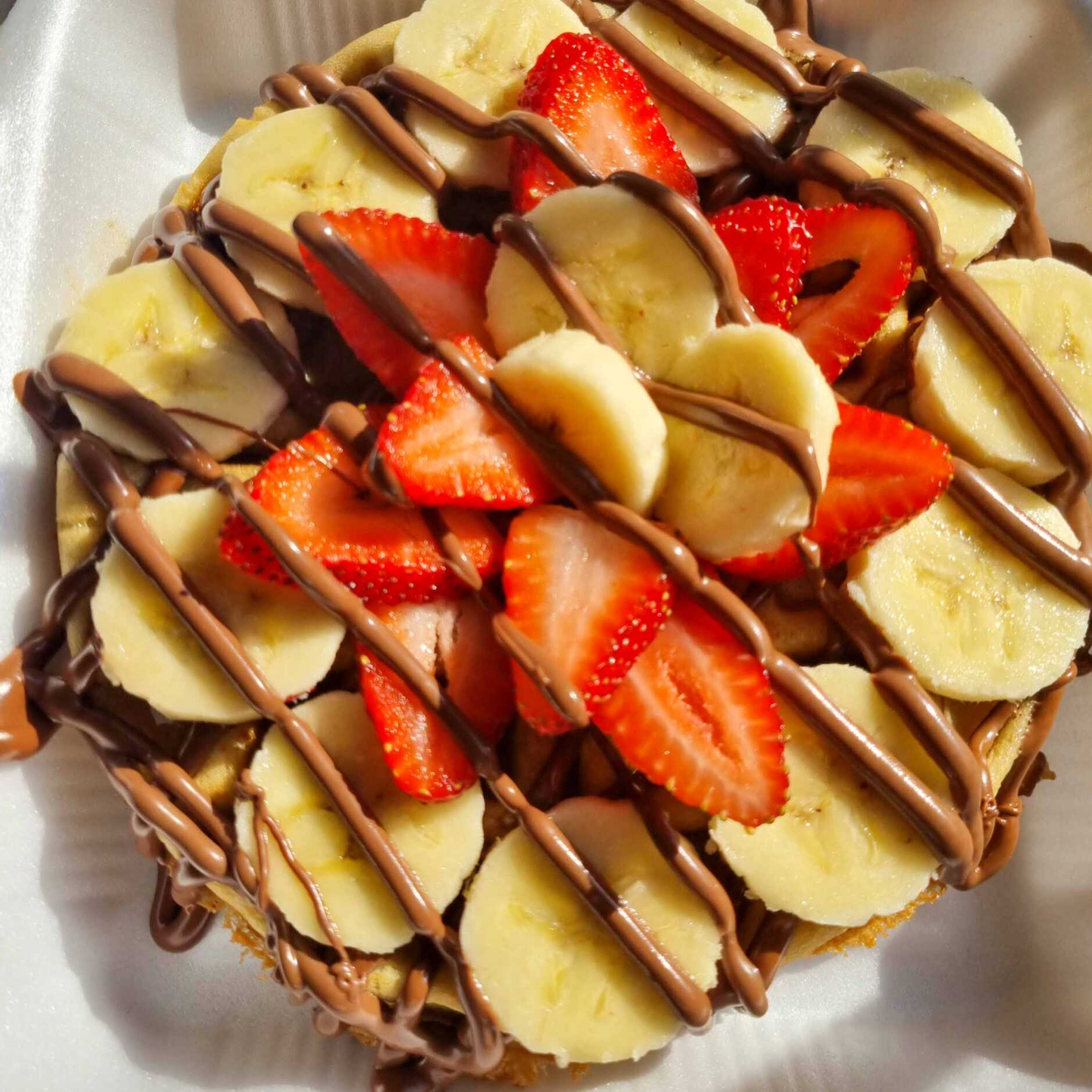 Waffle Banana + Fresa Nutella