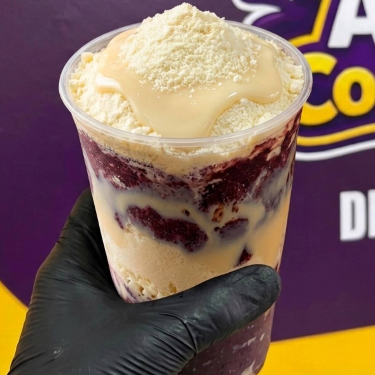 Para quem ama cremosidade! Açaí delicioso combinado com camadas generosas de leite condensado e leite em pó, criando uma mistura extremamente cremosa e irresistível. Açaí Mega Leite I 300ml + Leite Condensado + Leite em pó.