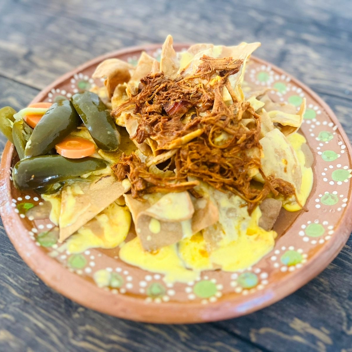 Nachos con Carne de Cochinita + Agua de 1/2 Litro