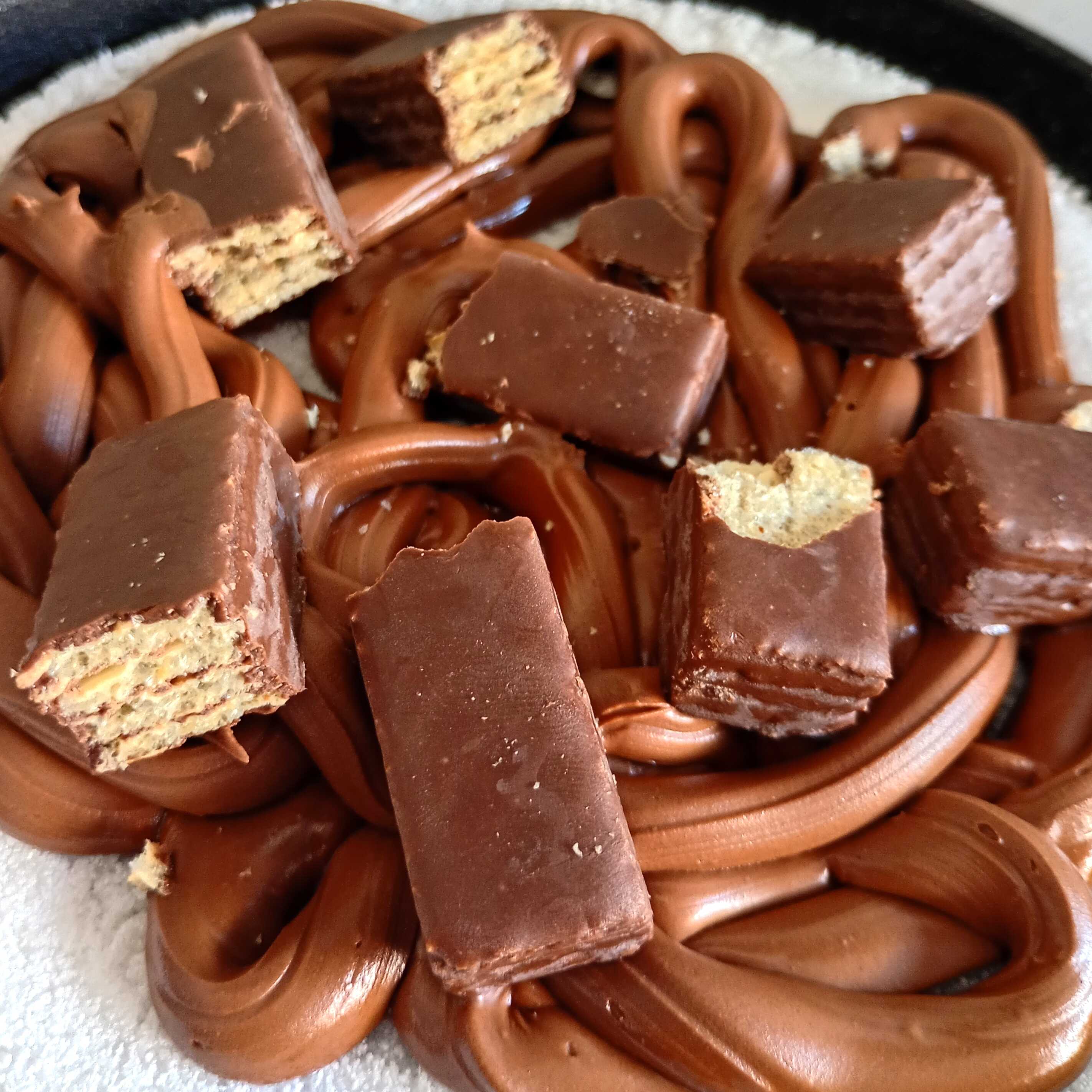 Massa de tapioca com bis e chocolate